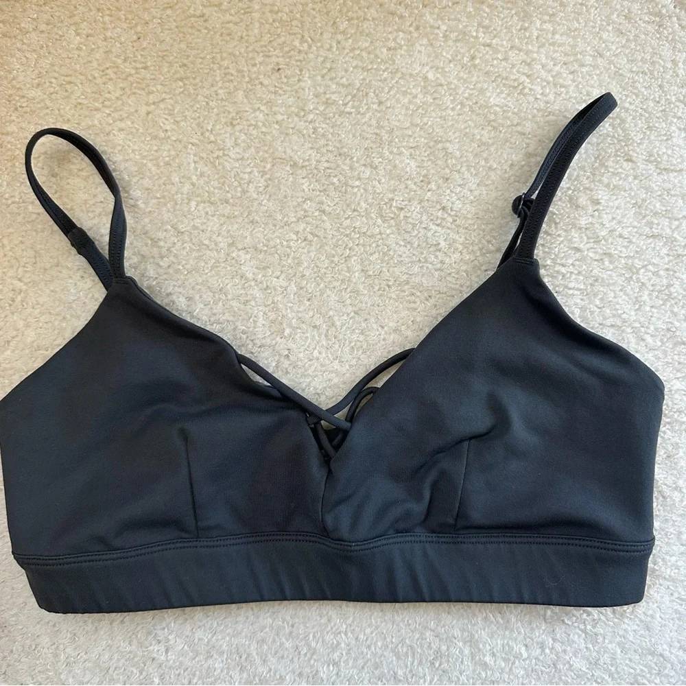 Alo interlace sports bra